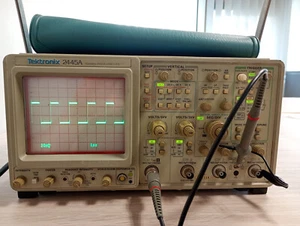 Tektronix 2445A 150MHz 4 Ch Analog Oscilloscope, manual - Bild 1 von 8