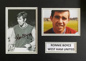 RONNIE BOYCE HANDSIGNIERT A4 MONTIERT FOTO DISPLAY WEST HAM UNITED AUTOGRAMM 1 - Bild 1 von 1