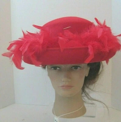 Sombrero redondo de lana rojo SCALA para mujer plumas de avestruz corona de 23"  Foto 1 de 4