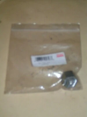 ADAPTADOR DE CABEZAL RECORTADOR MAKITA/DOLMAR - PIEZA #351502034 - PIEZA DE SERVICIO NUEVA OEM Foto 1 de 3