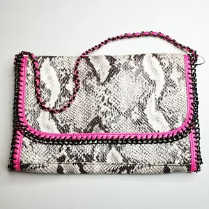 The Many Moods of Poppy Jones Faux Snakeskin Pink Leather and Chain - Bild 1 von 9