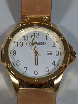 Steve Madden 银色表盘圆形金色表壳棕色皮革表带手表 — 第 1/4 张图片