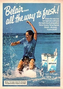 RIVISTA SIGARETTE BELAIR vintage anni 70 STAMPA ANNUNCIO spiaggia nuoto pagina pinup fresca - Foto 1 di 1