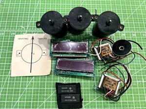 A LOT OF 3 Motors, 2 1023 LED Display Boards, 2 Transformers, 2 SN76488N Chips - Picture 1 of 9