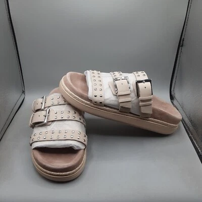 Sandalias Vince Camuto Ciandra para mujer 7,5 W beige topo gamuza deslizable con tachuelas  Foto 1 de 4