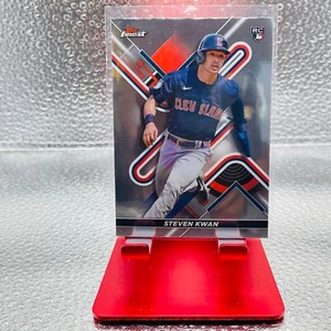 2022 Topps Finest #30 Steven Kwan Rookie - Foto 1 di 6