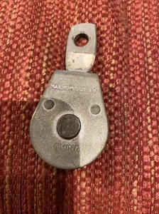 Campbell 1-1/2" Swivel Eye Pulley, No T7550301, Apex Tools Group Llc - Picture 1 of 3