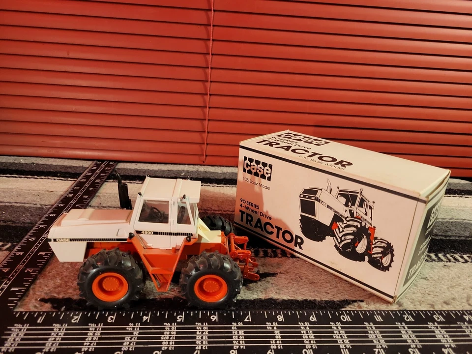 Case 4890 1/35 Diecast Farm Tractor Replica Collectible By Conrad - Image 1 of 4
