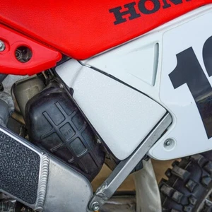 White Air Box Guards 2000-2001 Honda CR125 Airbox Grip Tape Decal CR 125 125R - Foto 1 di 3