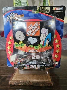 Tony Stewart #20 2002 Home Depot/Peanuts 1/43 NASCAR Diecast Winner's Circle - Picture 1 of 2