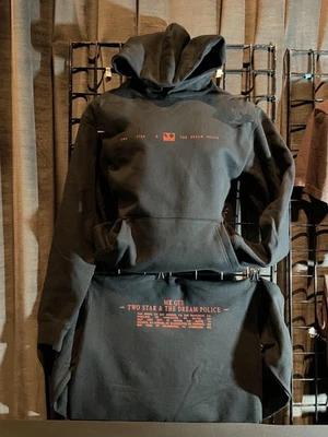 MK.GEE Live Two Star & The Dream Police Tour 2024 sudadera con capucha Foto 1 de 3