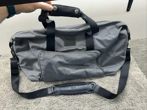 Tumi Alpha 2 Reisetasche/Seesack grau doppelte Erweiterung 473619 - Bild 1 von 18