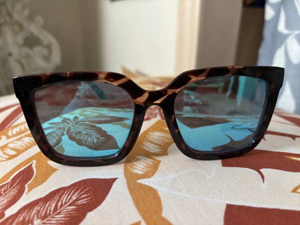 Gafas de sol Tortoise de gran tamaño espejadas Quay Foto 1 de 4