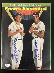 Frank Robinson Signed Sports Illustrated 10/10/69 No Label Robinson Auto JSA - Picture 1 of 5