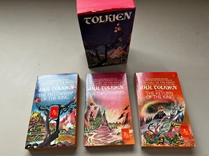 Vintage Der Herr der Ringe Trilogie Red Box Set Tolkien 1971 Ballantine - Bild 1 von 9