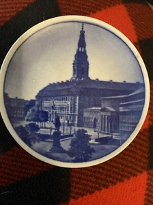 Royal Copenhagen Denmark Christiansborg Slot Mini Plate 3" 70-2010 - Picture 1 of 7