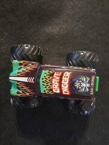 GRAVE DIGGER BAD BONE CAR TOY FIGURE!   e9166UXX - Picture 1 of 8