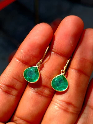Lab-Created 18k Solid Yellow Gold Emerald Gemstone Handmade Beautiful Earring - Image 1 of 4