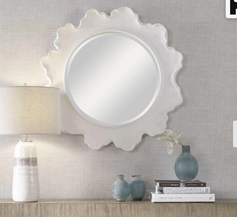 Espejo blanco mate Uttermost 09797 Sea Coral 34 X 34 pulgadas Foto 1 de 4