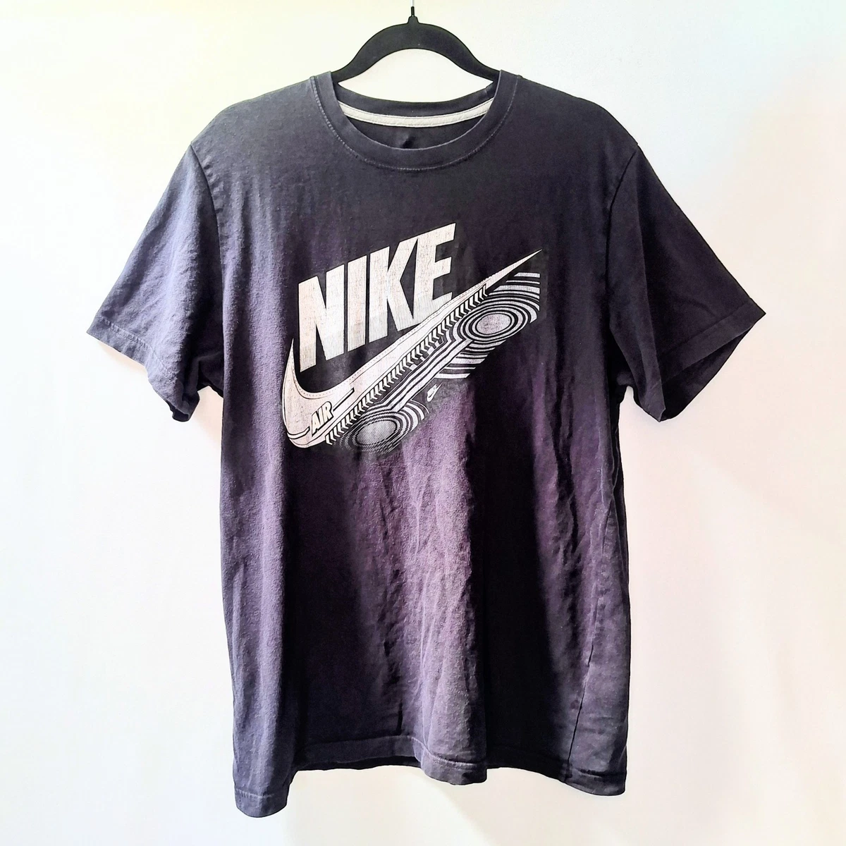 トップス Nike vintage tee shirt. Airforce 1 Preços baixos em Camiseta Nike Air Force 1 em camisetas masculinas