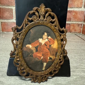Vintage Action Handcrafted in Italy Metal Ornate Oval Picture Frame. Boy Posing. - Picture 1 of 2