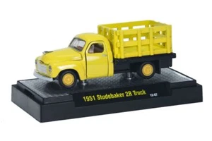 S47 31500 21 M2 MACHINES AUTO TRUCKS 1951 STUDEBAKER 2R TRUCK 1:64 YELLOW - Picture 1 of 3