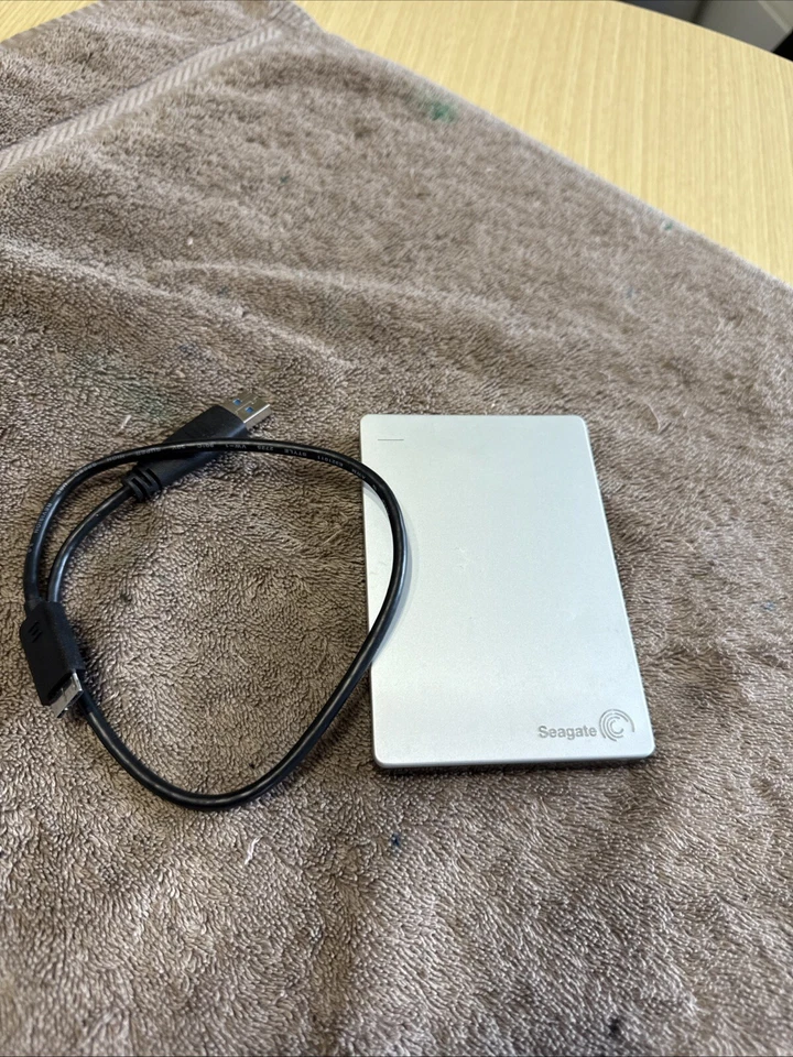 Seagate Expansion Desktop Hard Drive 1K9APA-500 1.5 TB - Image 1 of 4