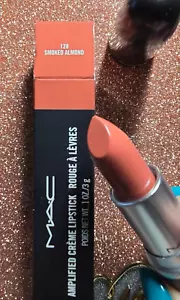Rossetto MAC Amplified Creme '128 Mandorla Affumicata' Nuovo con scatola 💯Autentico - Foto 1 di 1