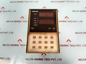 Yamatake-Honeywell SDC300 Temperature Controller 50-60Hz - Zdjęcie 1 z 6