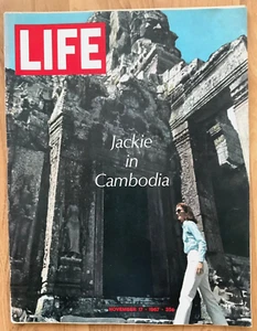 Jackie In Cambodia, LIFE Magazine (November 17, 1967) Historical Periodical - Imagen 1 de 4