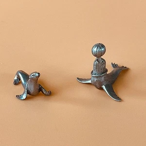 VTG Spoontiques 242 Pewter Miniature Sea Lion Seal Balancing Ball 1982 Set of 2 - Picture 1 of 7