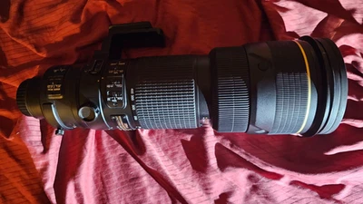 Nikon NIKKOR 200-400mm f/4 AF-S VR ED -- Very Clean.  Comes in the Original box. - Image 1 of 4