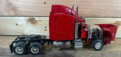 Testors Assembled 1/28 Big Rigs Ultra Metal Series Red Peterbilt 378 Model Kit - Image 1 of 4