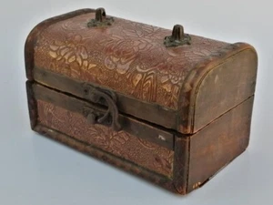 Box Jewelry Antique Wooden Carved Deep Handmade Rectangle Size Small Brown Rare - Picture 1 of 8