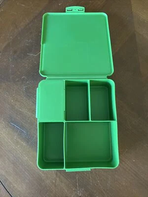 Caja Contenedor Lonchera Pottery Barn Kids Verde Spencer Bento con 5 Compartimentos Foto 1 de 4
