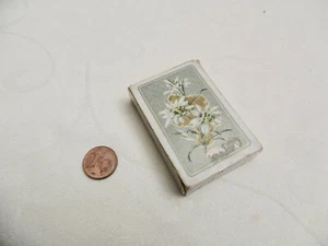 JOLI PETIT JEU DE CARTES ANCIEN 6,5 x 4,5 cm COSTUMES SUISSES - Imagen 1 de 12