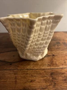 Belleek Ireland Glazed Porcelain Vase - Ribbed- 7th Gold Base Mark- 1980/1992 - Picture 1 of 6