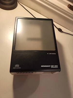 Proyector de diapositivas de enfoque automático Braun Novamat MC353 con pantalla - solo unidad, sin cables Foto 1 de 4