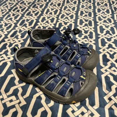 Keen Newport H2 Blue Outdoor Hiking Waterproof Sandal Shoes Unisex Youth Size 12 - Image 1 of 4