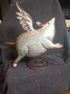Metal Flying Pig - Picture 1 of 8