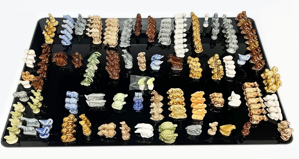 Estatuetas em miniatura de chá de rosa vermelha Wade Whimsies. Sua escolha! - Imagem 1 de 1