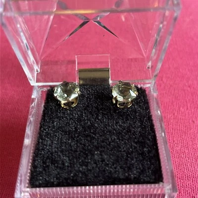 Aretes de plata de ley con berilo de 8 mm Foto 1 de 3