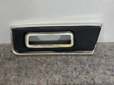 OEM 1981-1993 Dodge Ram D150 D250 D350 Moldura Driver Guardabarros LH Trim Ramcharger Foto 1 de 4