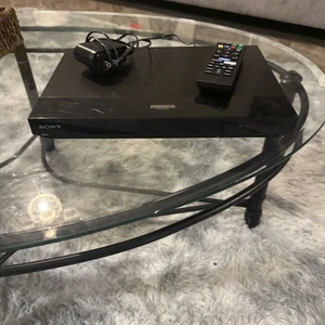 Sony UBP-X700 4K UHD Blu-ray / DVD Player with Dolby Vision UBPX700 - Picture 1 of 12