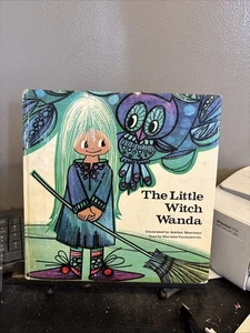 The Little Witch Wanda Illustrated by Jaklien Moerman Text by Mariette Vanhale - Picture 1 of 12