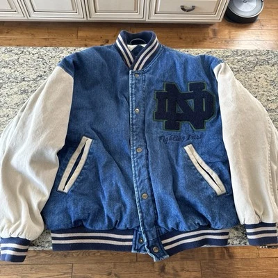 Chaqueta Universitaria Denim Vintage Notre Dame Para Hombre Grande - MV Sport Foto 1 de 4