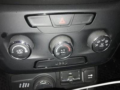 Interruptor seletor de ar condicionado usado serve: painel de controle Jeep Renegade 2018 com CA sem automático - Imagem 1 de 4