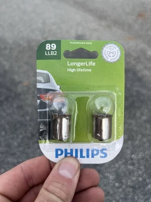 Philips LongerLife 89 7.5W Two Bulbs Front Turn Signal Light Replacement Stock - Image 1 of 2