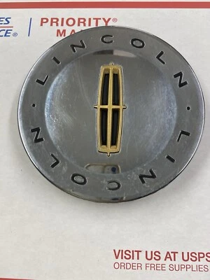 Lincoln Town Car 2006-2011 OEM tapa central cromada P/N 6W13-1A096-AD # 60 Foto 1 de 4