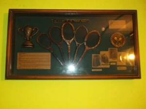 VINTAGE WIMBLETON THE HISTORY OF THE TENNIS RACKET SHADOW BOX 20X11 1880-1950 - Picture 1 of 1